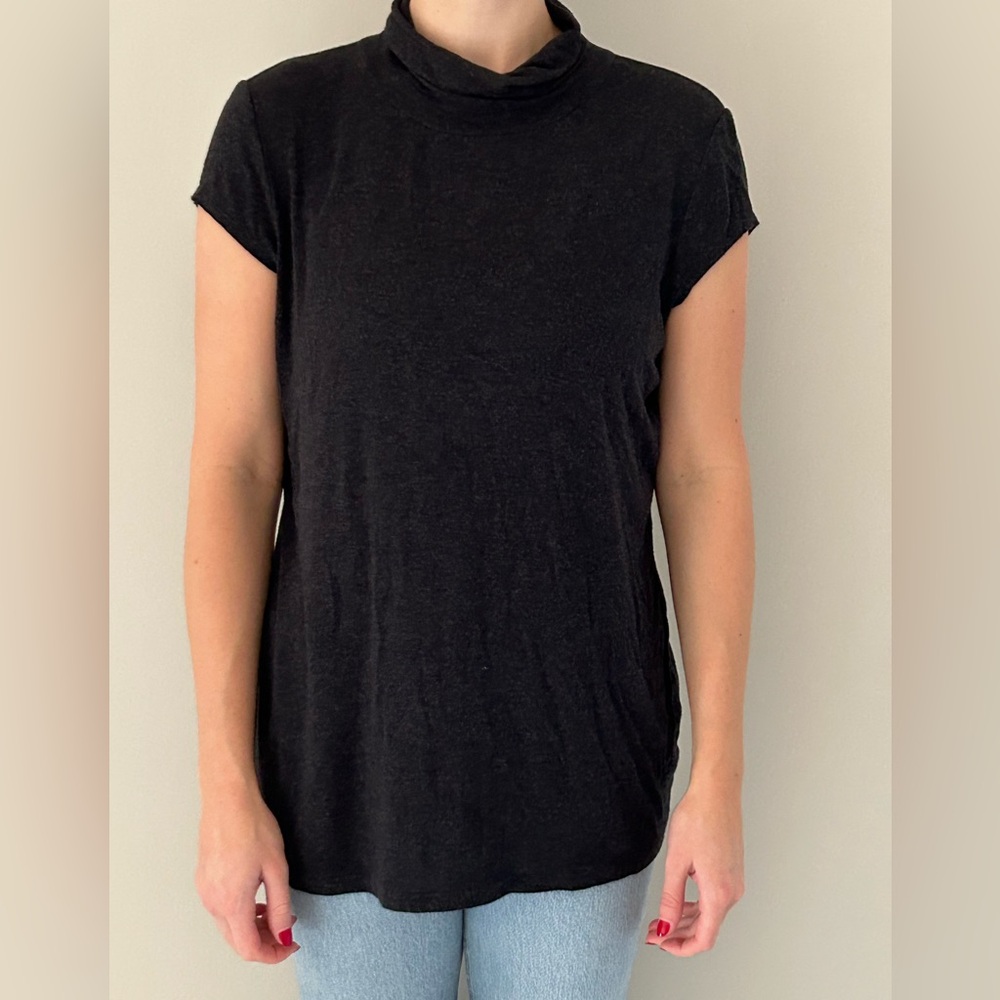 CAbi short sleeve turtleneck top